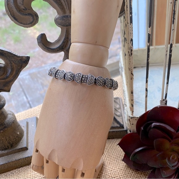 BEAUTIFUL JUDITH JACK STERLING VINTAGE MARCASITE ART DECO STYLE BRACELET
7” - Picture 1 of 10